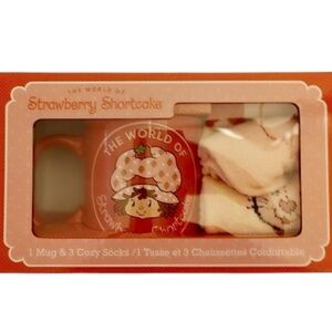 New Strawberry Shortcake Mug and 3 Pairs Cozy Socks Set 14oz Cup